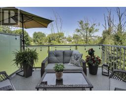 35 - 1040 CORONATION DRIVE - 20