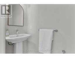 35 - 1040 CORONATION DRIVE - 22