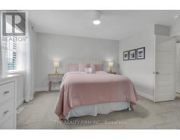 35 - 1040 CORONATION DRIVE - 24