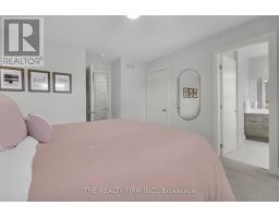 35 - 1040 CORONATION DRIVE - 25