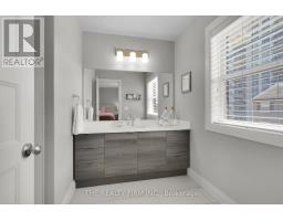 35 - 1040 CORONATION DRIVE - 26