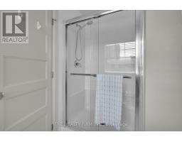 35 - 1040 CORONATION DRIVE - 27
