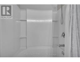 35 - 1040 CORONATION DRIVE - 30