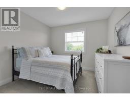 35 - 1040 CORONATION DRIVE - 31