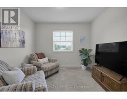 35 - 1040 CORONATION DRIVE - 33