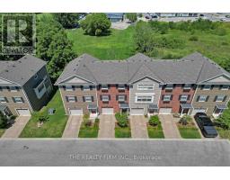 35 - 1040 CORONATION DRIVE - 39