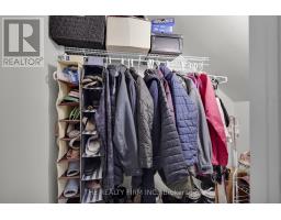 35 - 1040 CORONATION DRIVE - 7