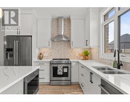 5 - 1061 EAGLETRACE DRIVE - 11