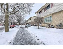 34 ROSAMOND CRESCENT - 2
