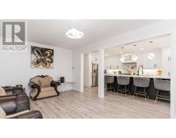 35 HUMMINGBIRD CRESCENT - 19