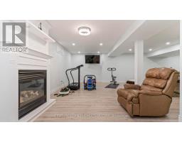 35 HUMMINGBIRD CRESCENT - 35