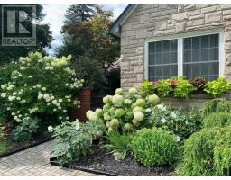 572 HUNTINGDON DRIVE - 44