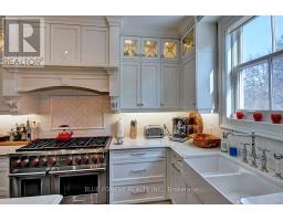 274 HURON STREET - 18