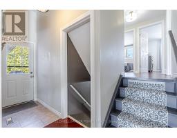 18 STIRLING CRESCENT - 13