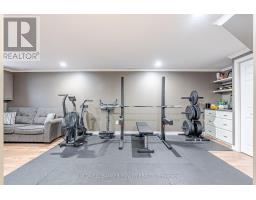 18 STIRLING CRESCENT - 23