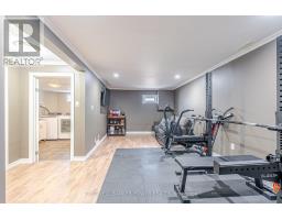 18 STIRLING CRESCENT - 24