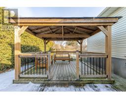 18 STIRLING CRESCENT - 29