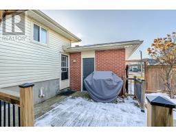 18 STIRLING CRESCENT - 30