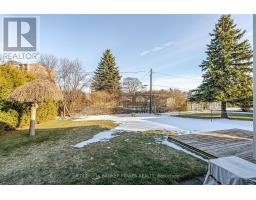 18 STIRLING CRESCENT - 31