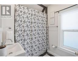 57 ROSEBERY PLACE - 32