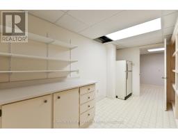 37 - 1443 COMMISSIONERS ROAD W - 31