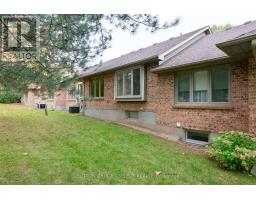 37 - 1443 COMMISSIONERS ROAD W - 42