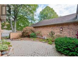 37 - 1443 COMMISSIONERS ROAD W - 5