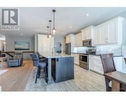 296 DUFFERIN STREET - 24