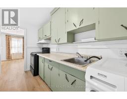 384 BROCK STREET N - 11