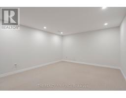 22 MILFORD CRESCENT - 34