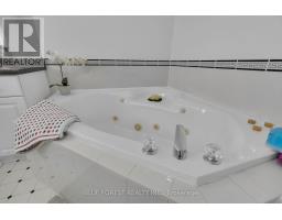 3 - 410 AMBLESIDE DRIVE - 23