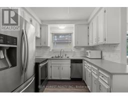 106 LAURENTIAN DRIVE N - 13