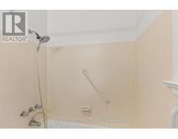 106 LAURENTIAN DRIVE N - 15