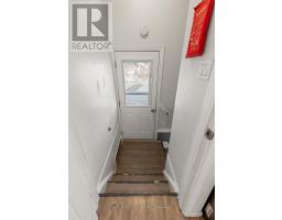 106 LAURENTIAN DRIVE N - 25