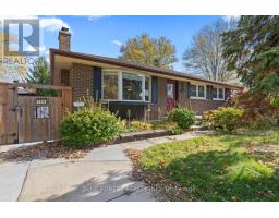 106 LAURENTIAN DRIVE N - 4