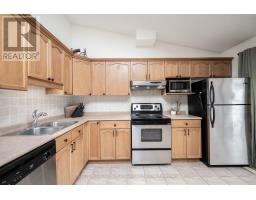 9 - 1077 HAMILTON ROAD - 7