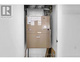 907 - 860 COMMISSIONERS ROAD E - 17