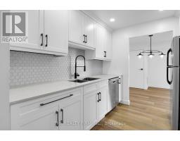 907 - 860 COMMISSIONERS ROAD E - 9