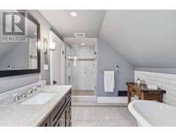 991 COLBORNE STREET - 32