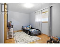 415 REGAL DRIVE - 16