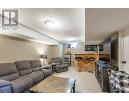 15 TALAVERA CRESCENT - 26