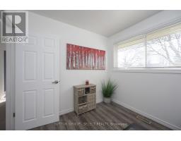 47 APONI CRESCENT - 14