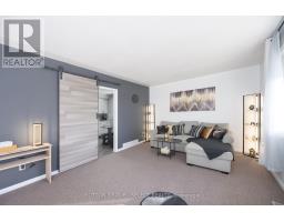 47 APONI CRESCENT - 3