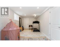 2005 LOCKWOOD CRESCENT - 34