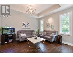 681 BENNETT CRESCENT - 11