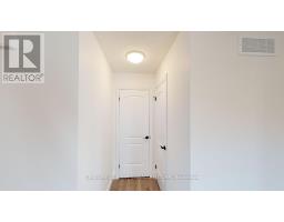 22 POSTMA CRESCENT - 17