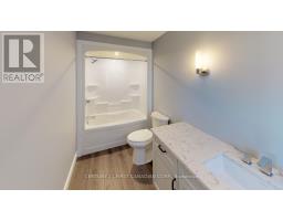 22 POSTMA CRESCENT - 18