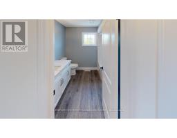 22 POSTMA CRESCENT - 19