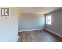 22 POSTMA CRESCENT - 22