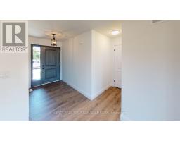 22 POSTMA CRESCENT - 4